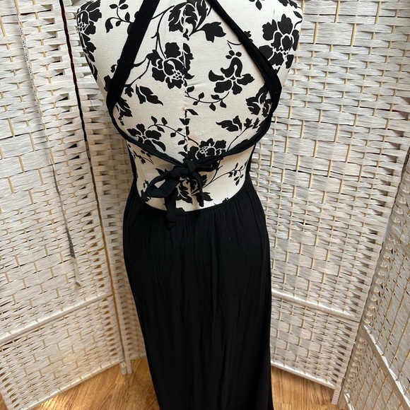 Lulumari Black‎ Red Floral Halter Maxi Dress size Small - Picture 2 of 7